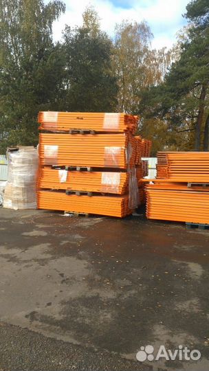 Гравитационные стеллажи на склад