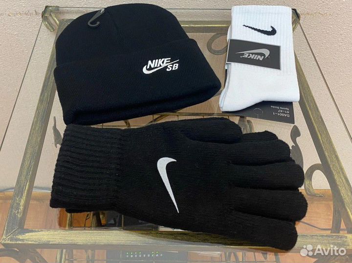 Комплект Шапка и перчатки найки