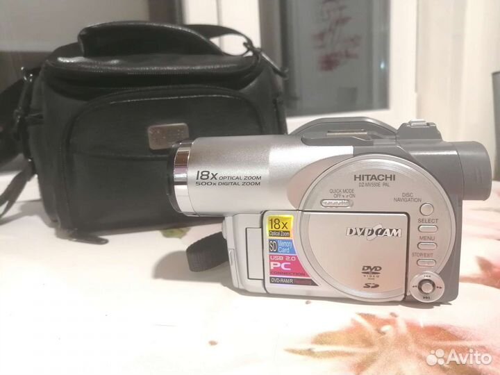 Видеокамера Hitachi DZ-MV550E