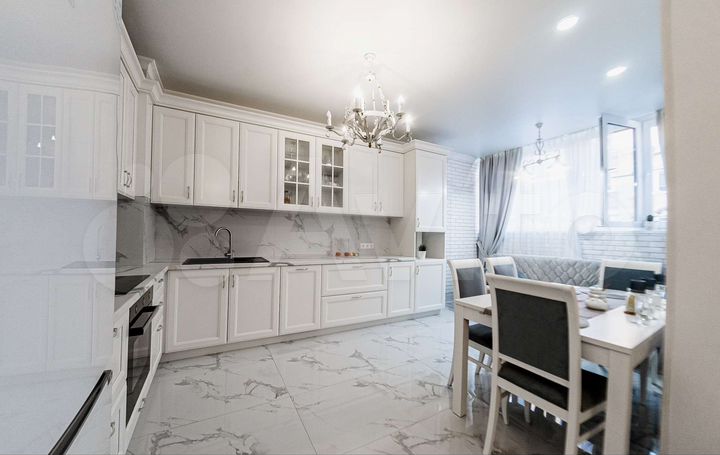 2-к. квартира, 70 м², 11/13 эт.