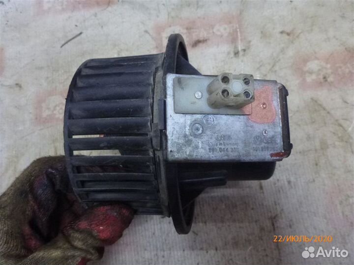 Мотор печки Volkswagen Golf MK2 1990
