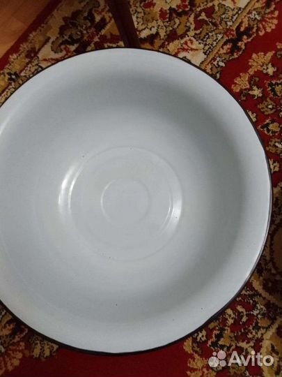 Эмалированный таз