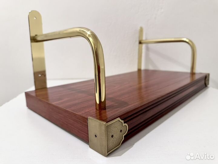 Полка настенная в кабинет