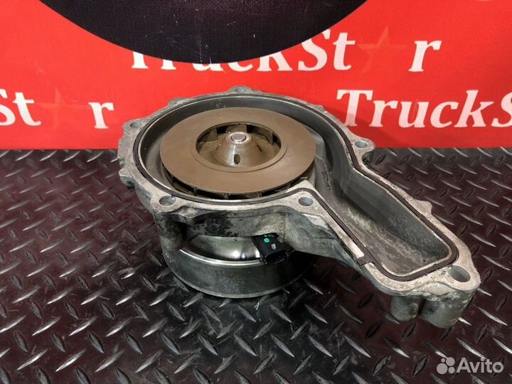 Насос водяной Volvo FH