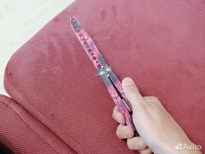 Нож бабочка металл красный волк б/у