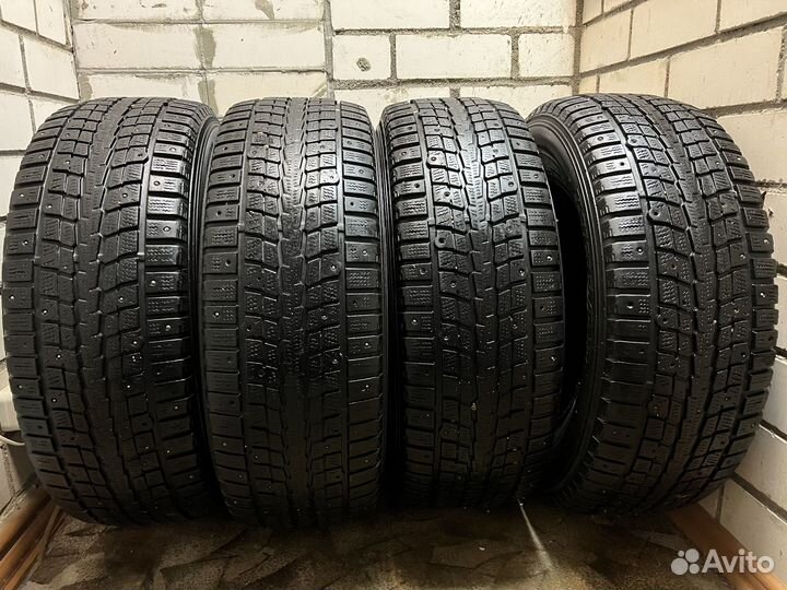 Dunlop SP Winter Ice 07 215/65 R16