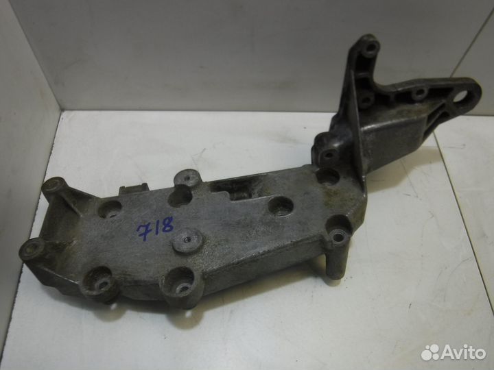 Кронштейн генератора Volvo S60 1