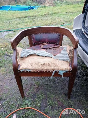 Старинное кабинетное кресло