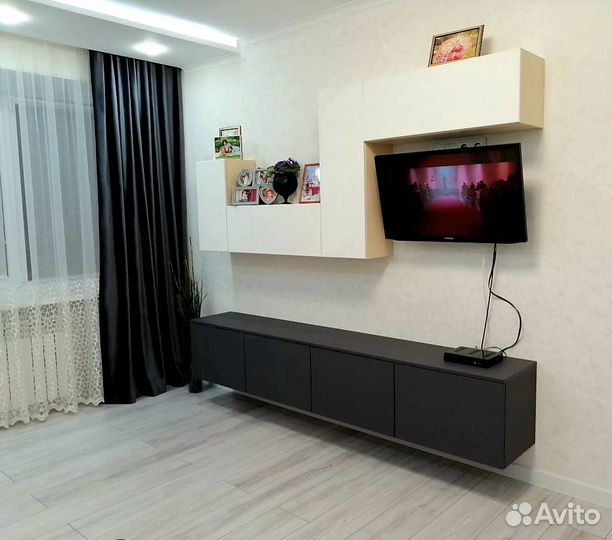 Уютная гостиная в стиле модерн