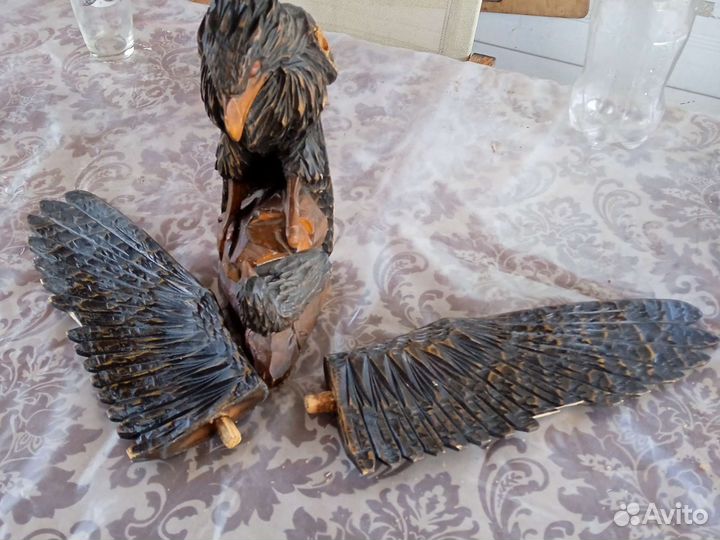 Орëл из дерева