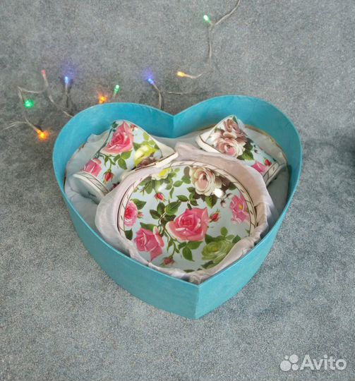 Новый чайный сервиз в подарок женщине