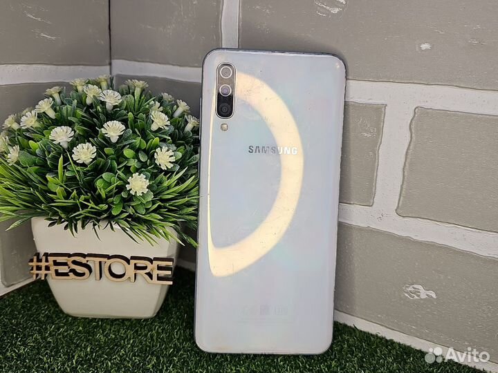 Samsung Galaxy A50, 4/64 ГБ