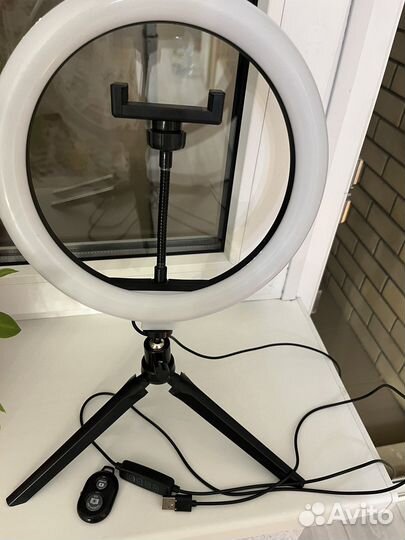 Кольцевая светодиодная лампа RK-40. Д: 26 см