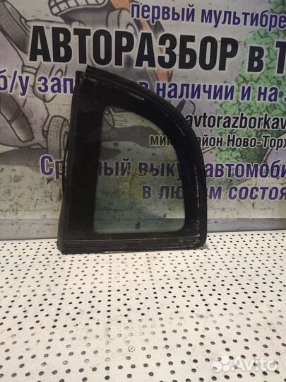 Стекло глухое заднее правое Peugeot 3008 1.6 turbo