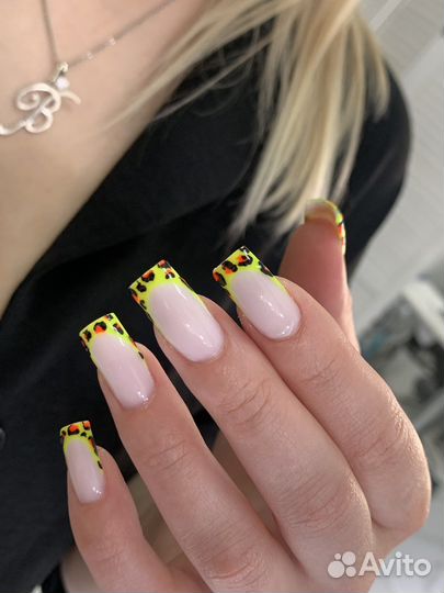 Маникюр, наращивание ногтей, педикюр