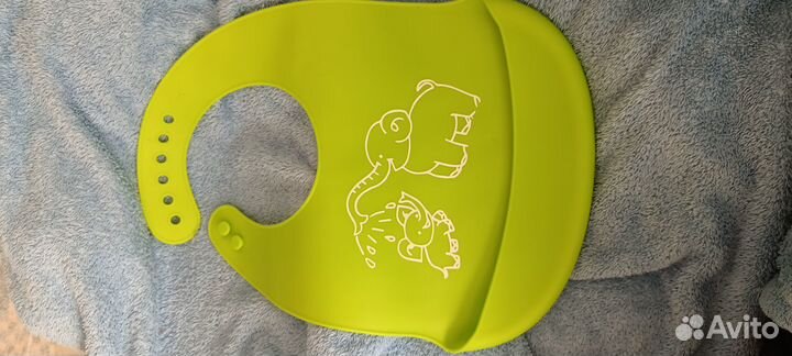 Нагрудник для кормления