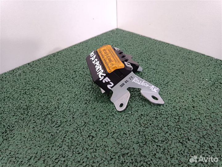 Контакт электрический стекла с дверью багажника