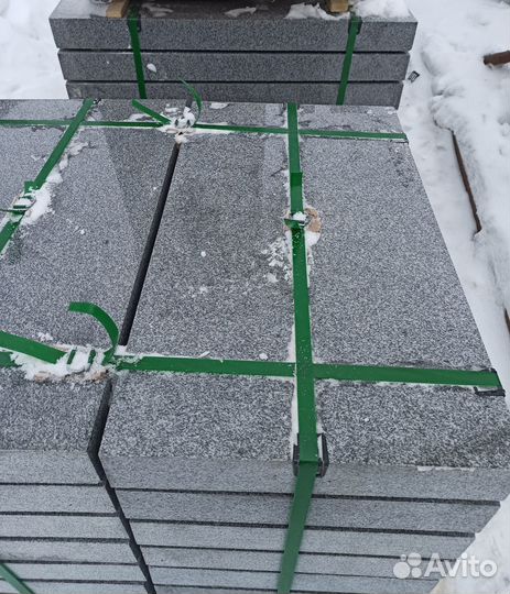 Памятники из мрамора и гранита