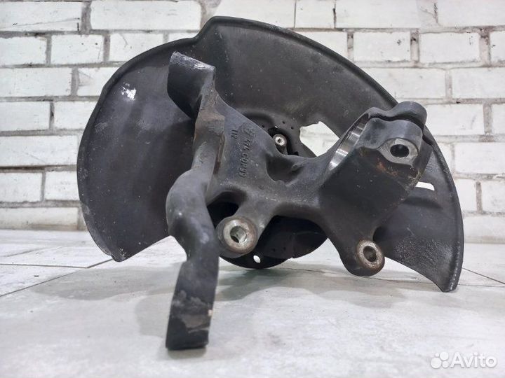 Кулак передний правый Bmw 735 E38 M62B35 2001