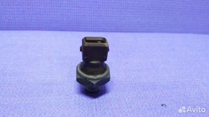 Датчик давления масла BMW 5-серия E39