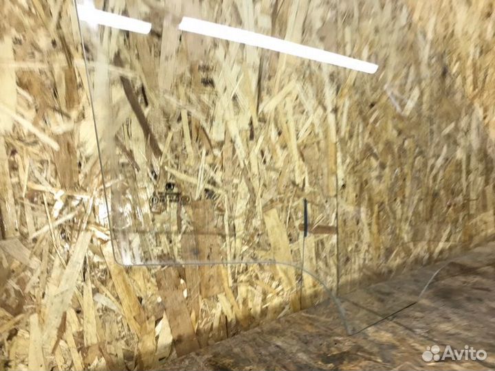 Стекло двери переднее правое Skoda Fabia 2 хетчбек