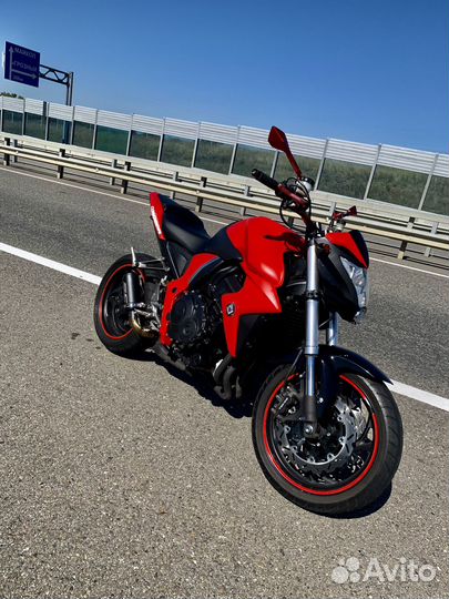 Honda cb1000r