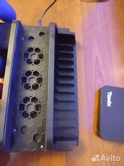 Подставка Dobe для PS4 pro с доп охлаждением