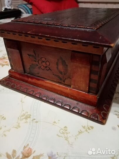 Деревянная шкатулка старинная