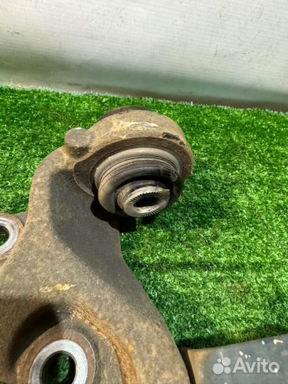 Цапфа(3) задний правый Lexus Rx450H GYL10 2010