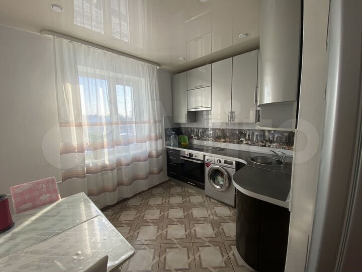 2-к. квартира, 56 м², 3/3 эт.