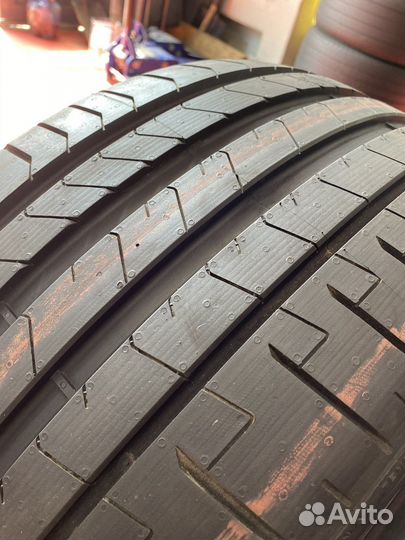 Pirelli P Zero PZ4 275/35 R20 102Y