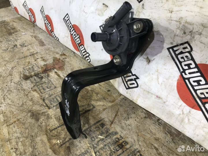 Помпа инвертора toyota crown AWS210 2arfse 2013