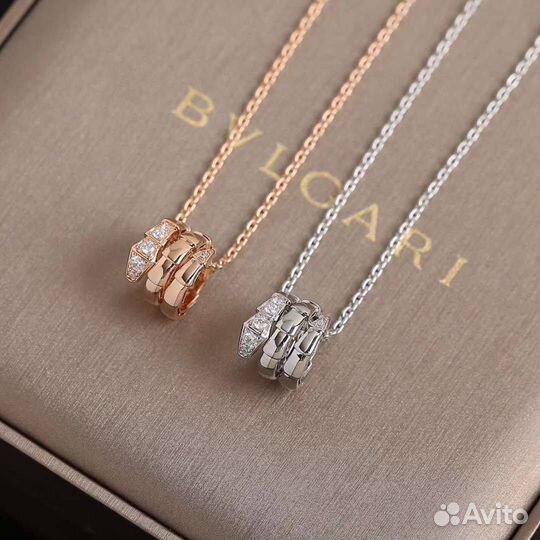 Кулон золотой Bvlgari