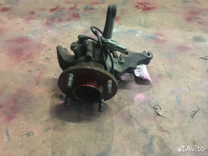 Кулак поворотный передний правый Nissan Wingroad WFY11