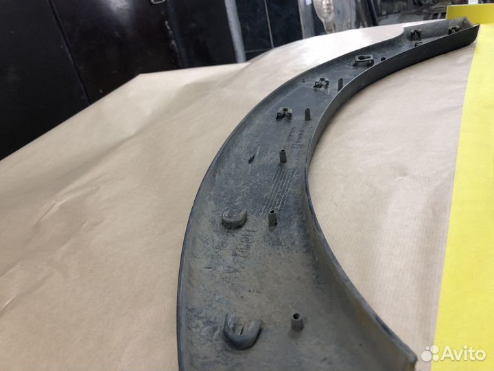 Молдинг переднего правого крыла Peugeot Partner