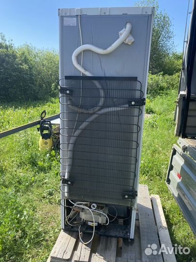 Холодильник нерабочий под ремонт