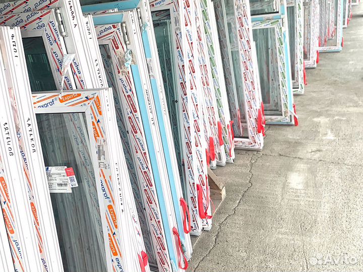 Дверь пластиковая новая