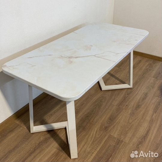 Кухонный стол 'Former Degree'