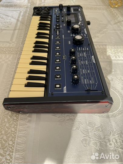Novation Mininova синтезатор