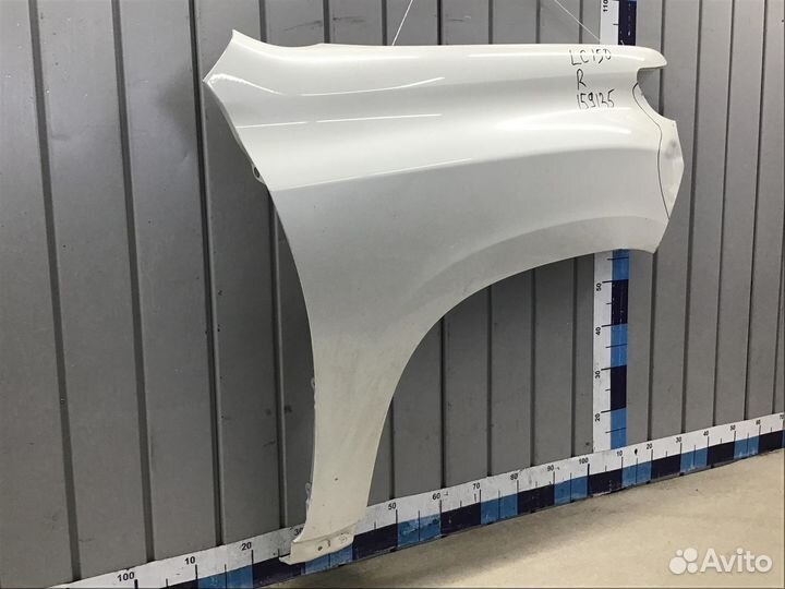 Крыло переднее правое Toyota Land Cruiser (150) -P