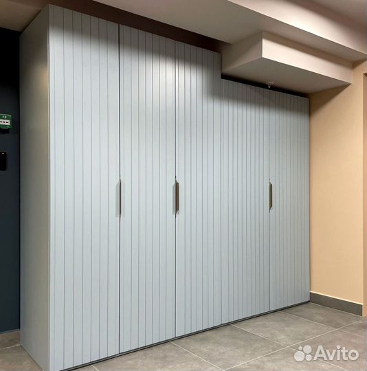 Гардеробный шкаф 