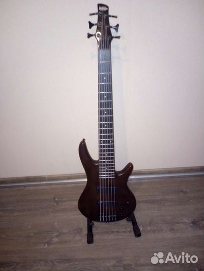 Бас гитара ibanez 6 струн