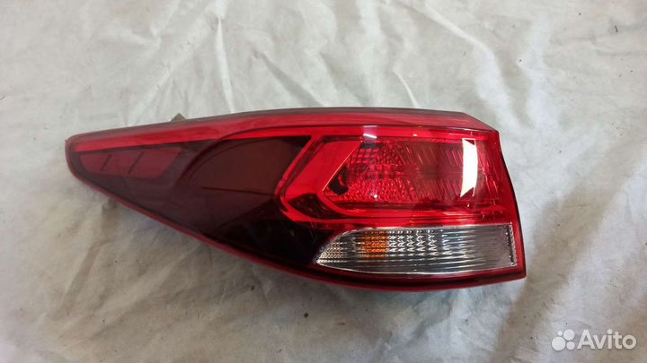 Фонарь левый Kia Rio 4