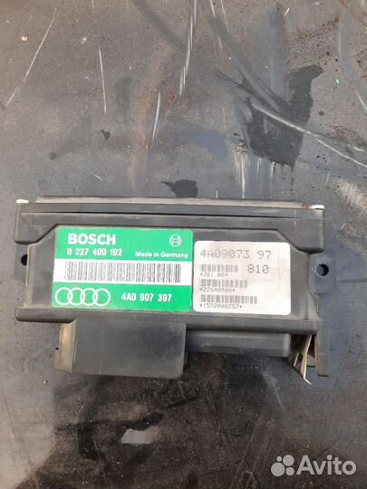 Блок управления зажиганием Ауди 100 C4