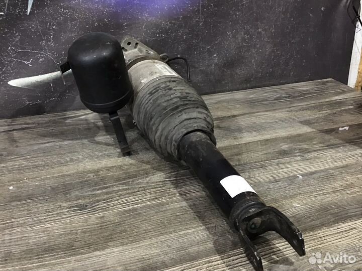 Пневмобаллон задний левый Audi A8 D3