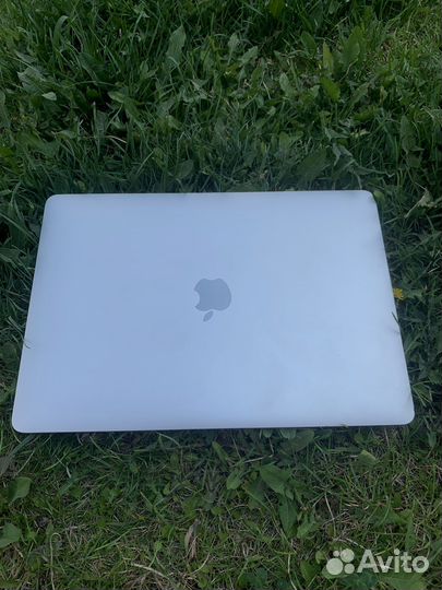 Apple MacBook Air 13 2020 Retina/i5/8Gb/256Gb SSD