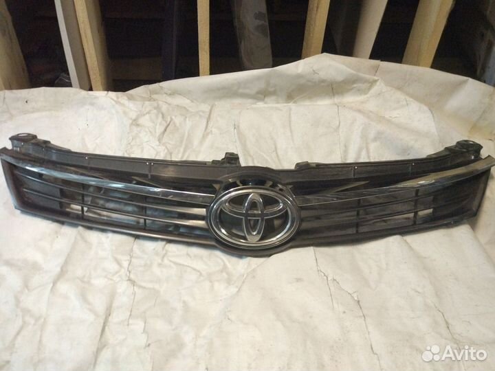 Решетка радиатора Toyota Camry XV50