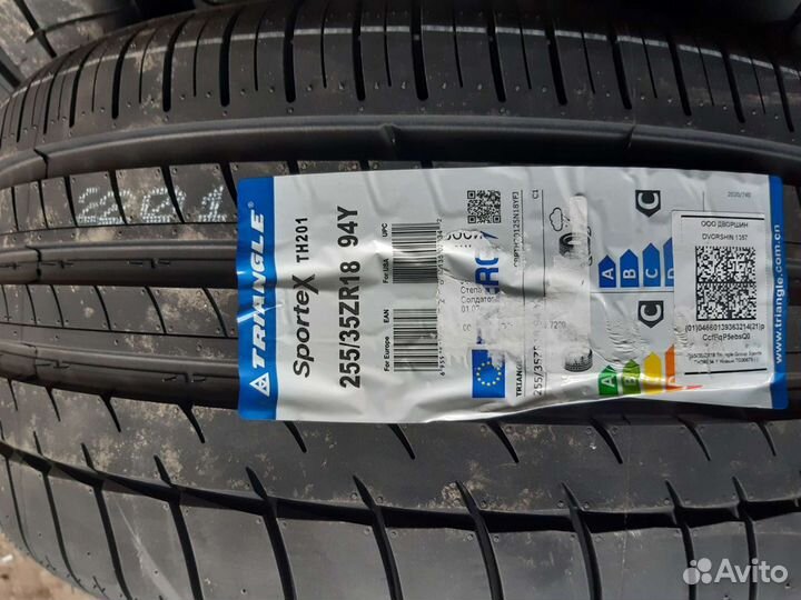 Triangle Sports TH201 255/35 R18