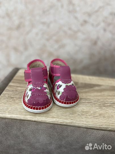 Сандалии для девочки