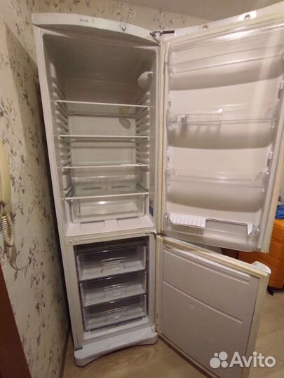 Холодильник indesit